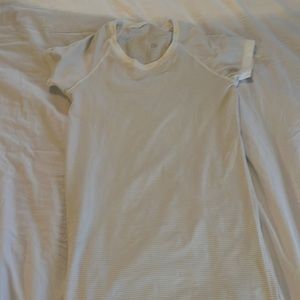 Womens Lululemon short sleeve swiftly tech!
